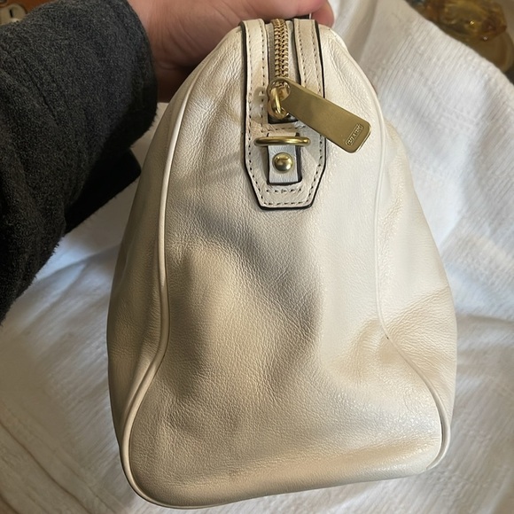 COACH- Taylor leather satchel in Ivory - F25296- GUC - Picture 17 of 17